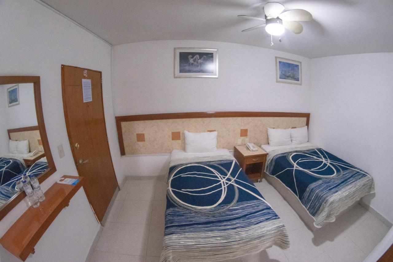 Hotel Niza Zona Piel León Esterno foto