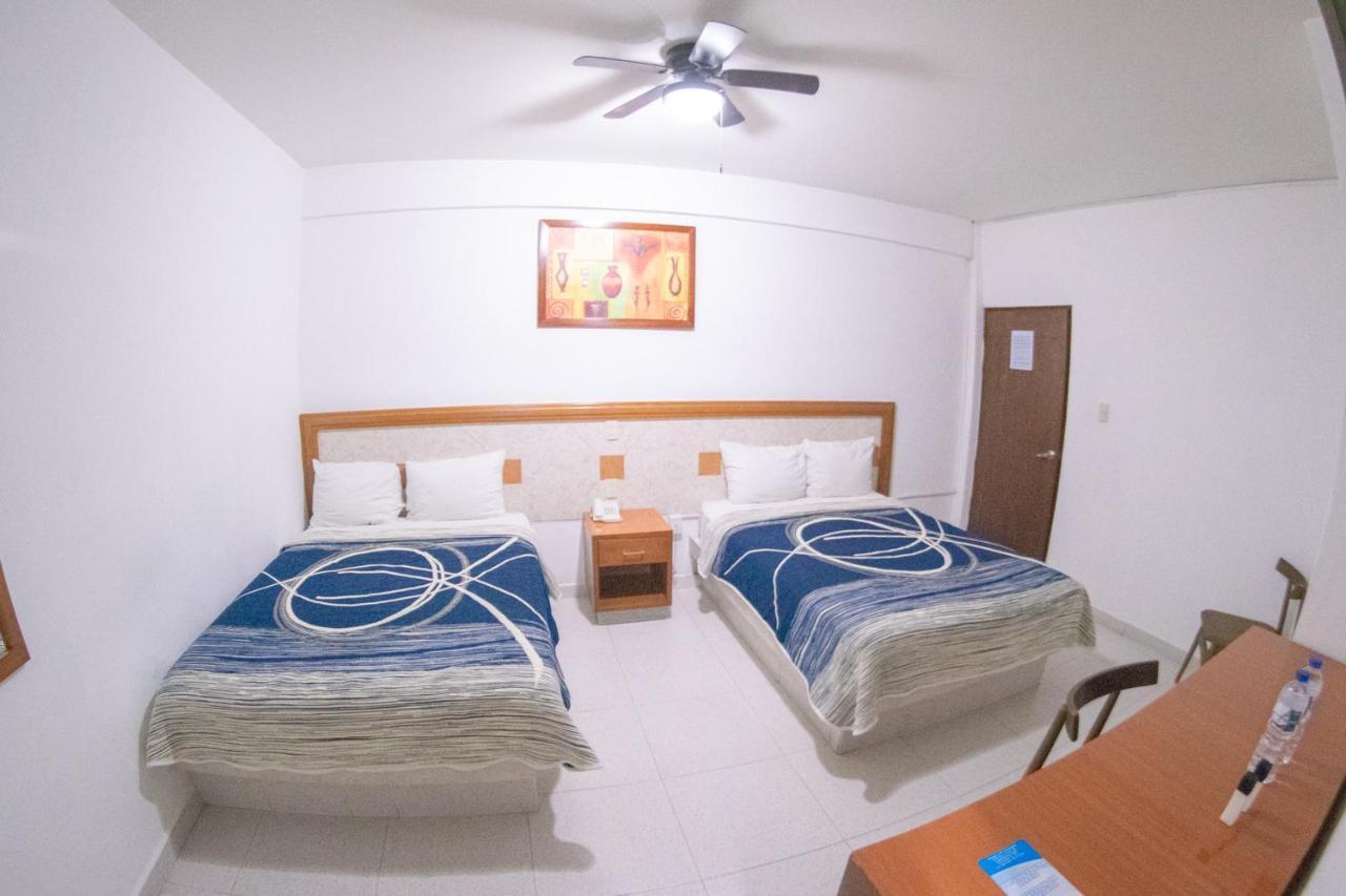 Hotel Niza Zona Piel León Esterno foto