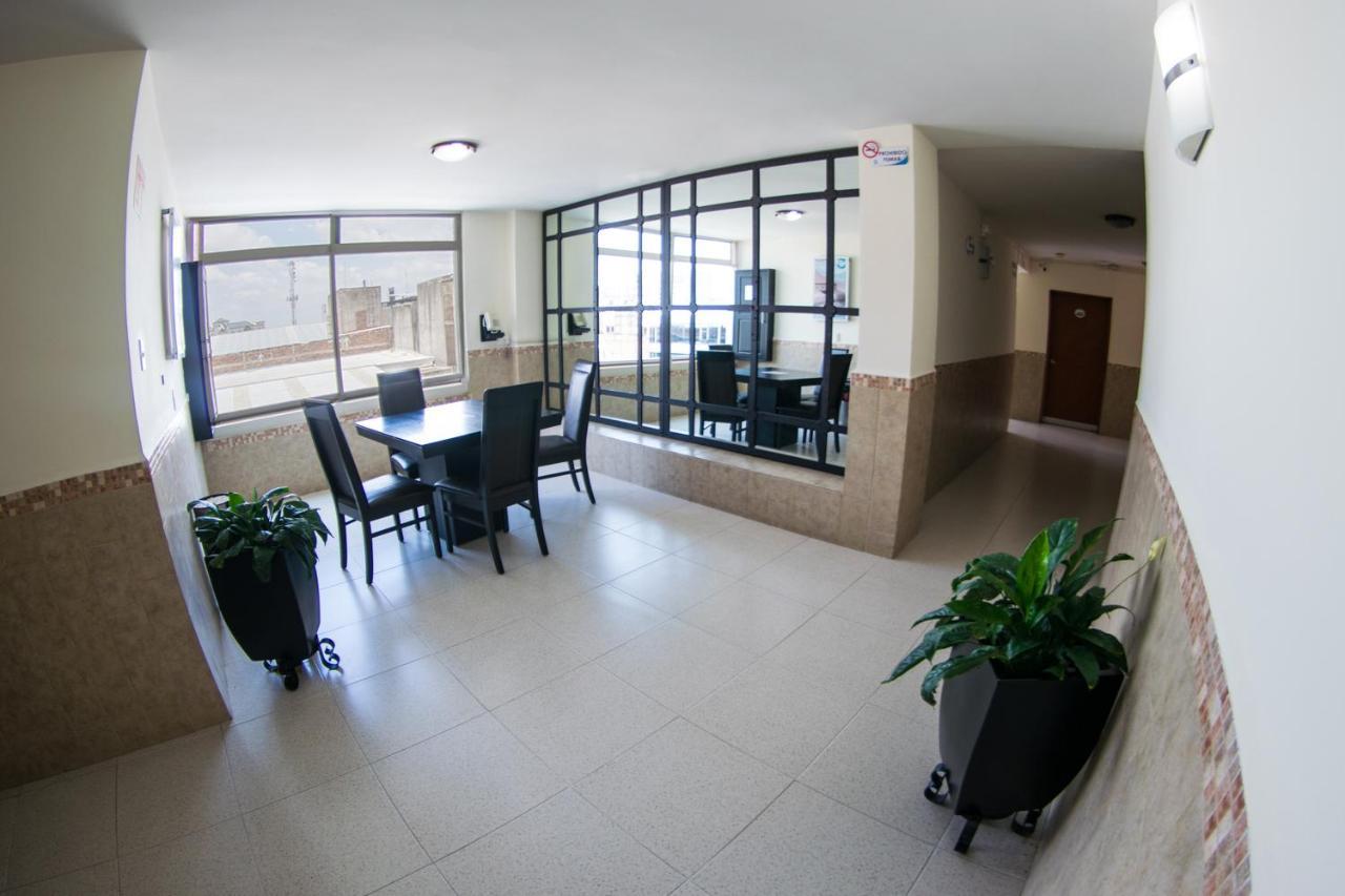Hotel Niza Zona Piel León Esterno foto