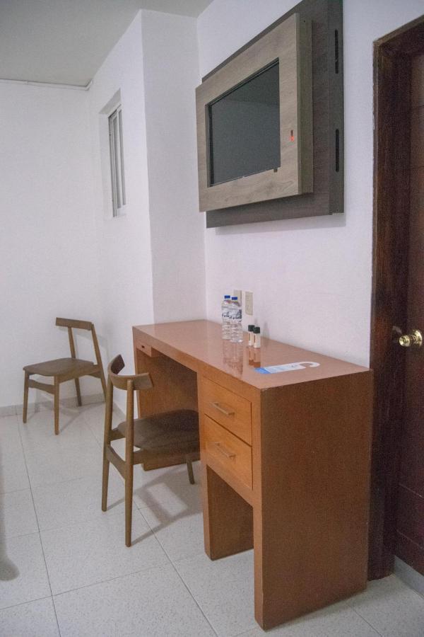 Hotel Niza Zona Piel León Esterno foto
