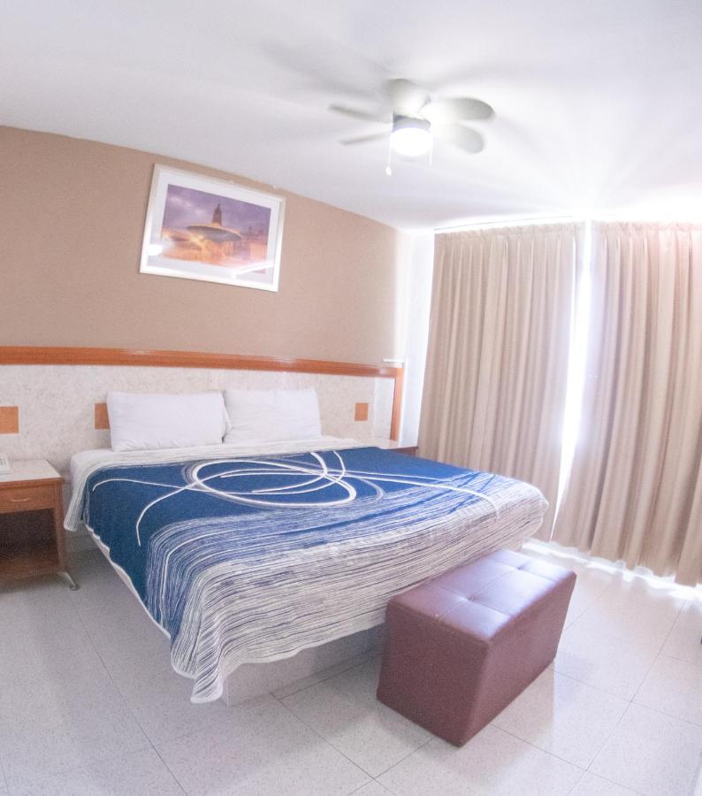 Hotel Niza Zona Piel León Esterno foto